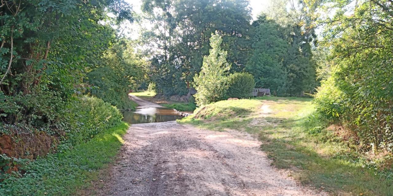 La Cabane Montipouret Exteriör bild